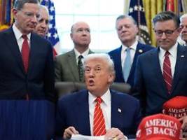 Nach vier Tagen: Shutdown beendet - Trump unterzeichnet Haushalt